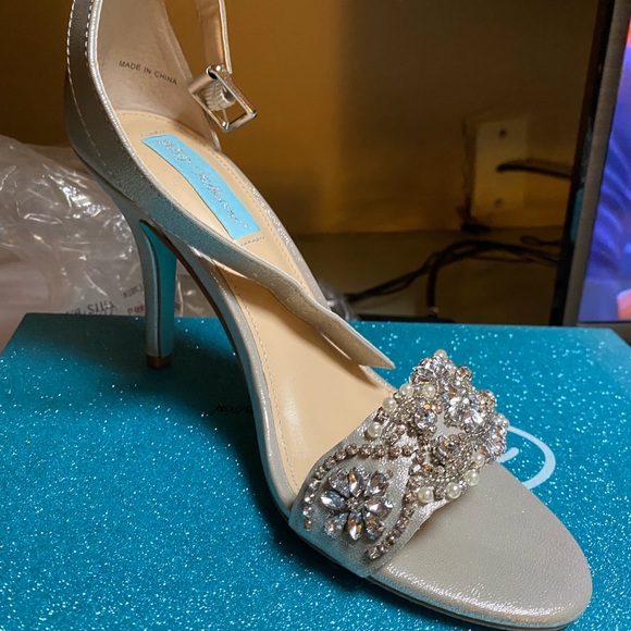 Silver ankle strap heels with crystal trim - Picture 2 of 7